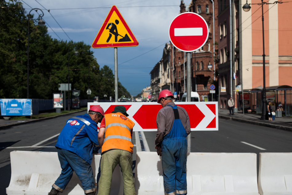 В Петербурге вводят новые ограничения движения на дорогах города